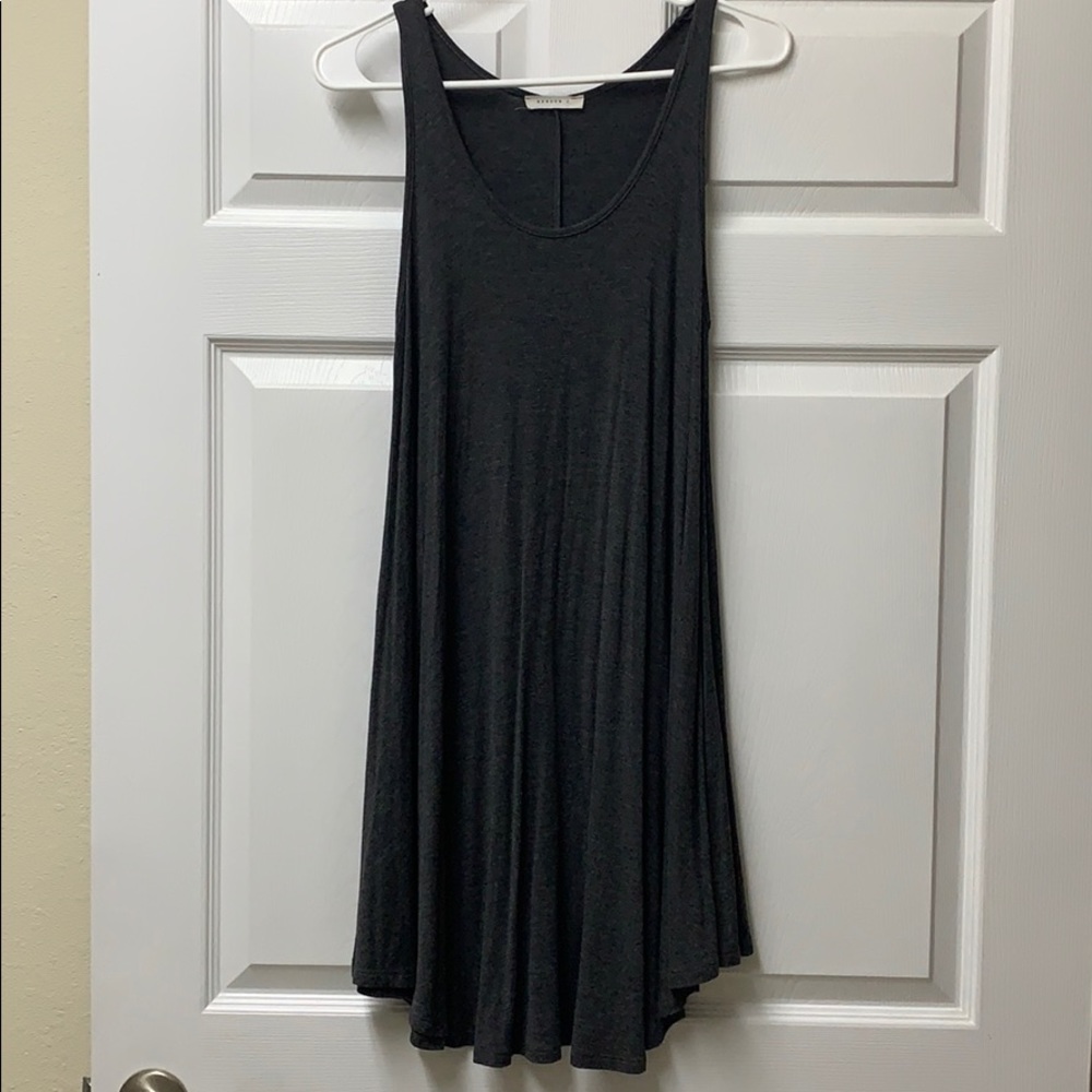 women’s sleeveless dress